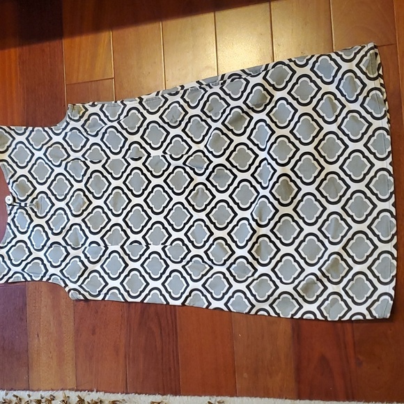 A Della Dress made in Los Angeles - Picture 3 of 4